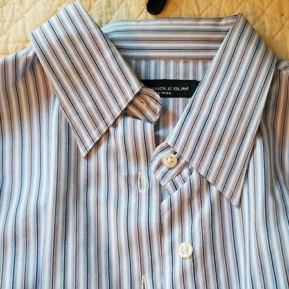 Button down - Picture 2 of 2